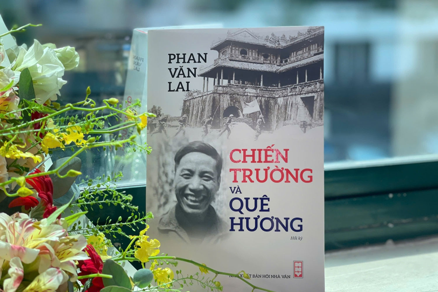 Thiếu tướng 95 tuổi viết hồi ký về chiến trường và quê hương