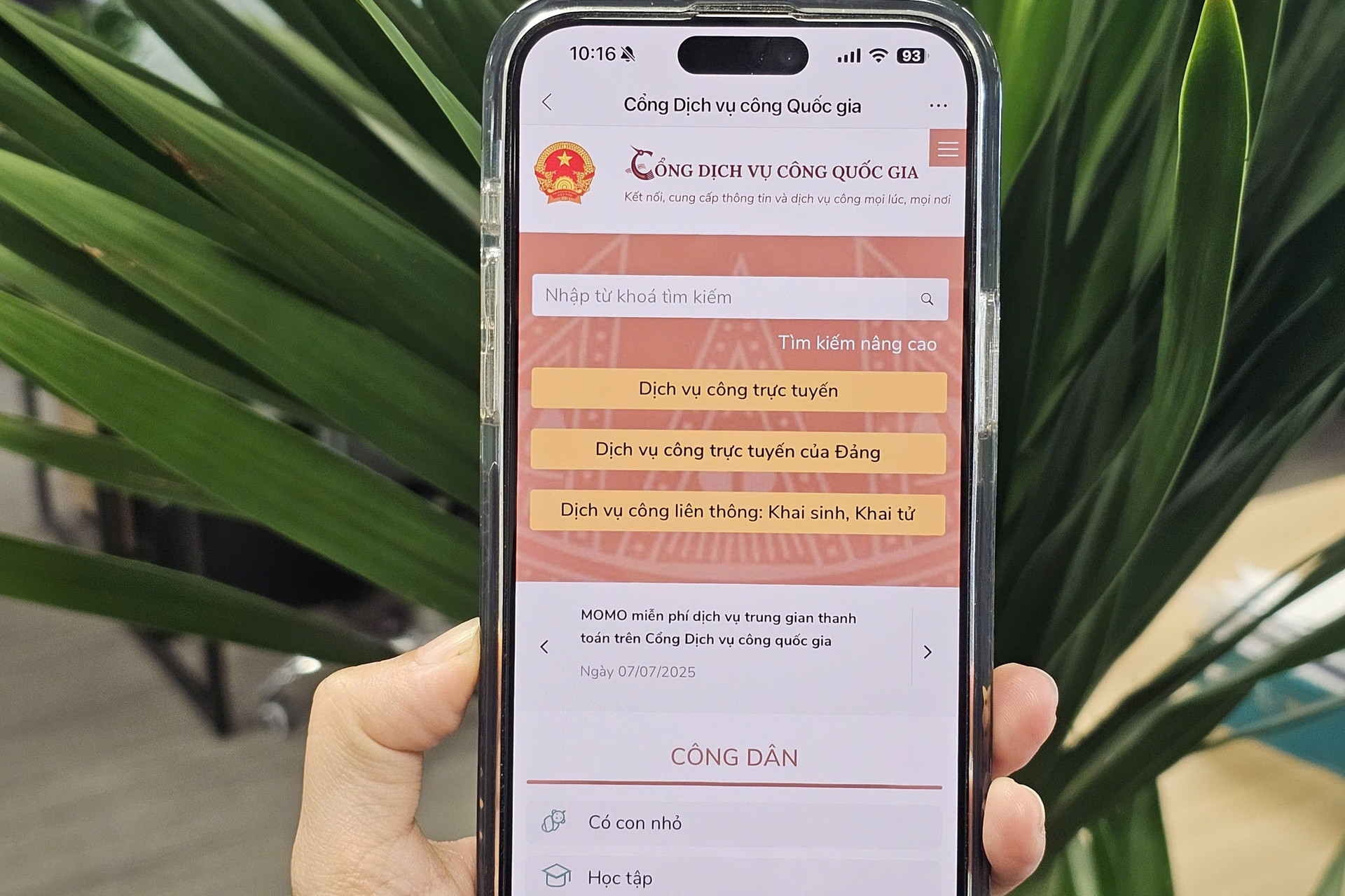 Tiếp tục thúc đẩy thanh toán không dùng tiền mặt trong khu vực công