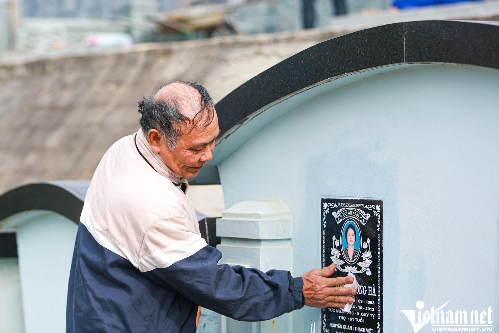 Văn khấn Rằm tháng 7 tại mộ năm 2025 được nhiều nhà tin dùng