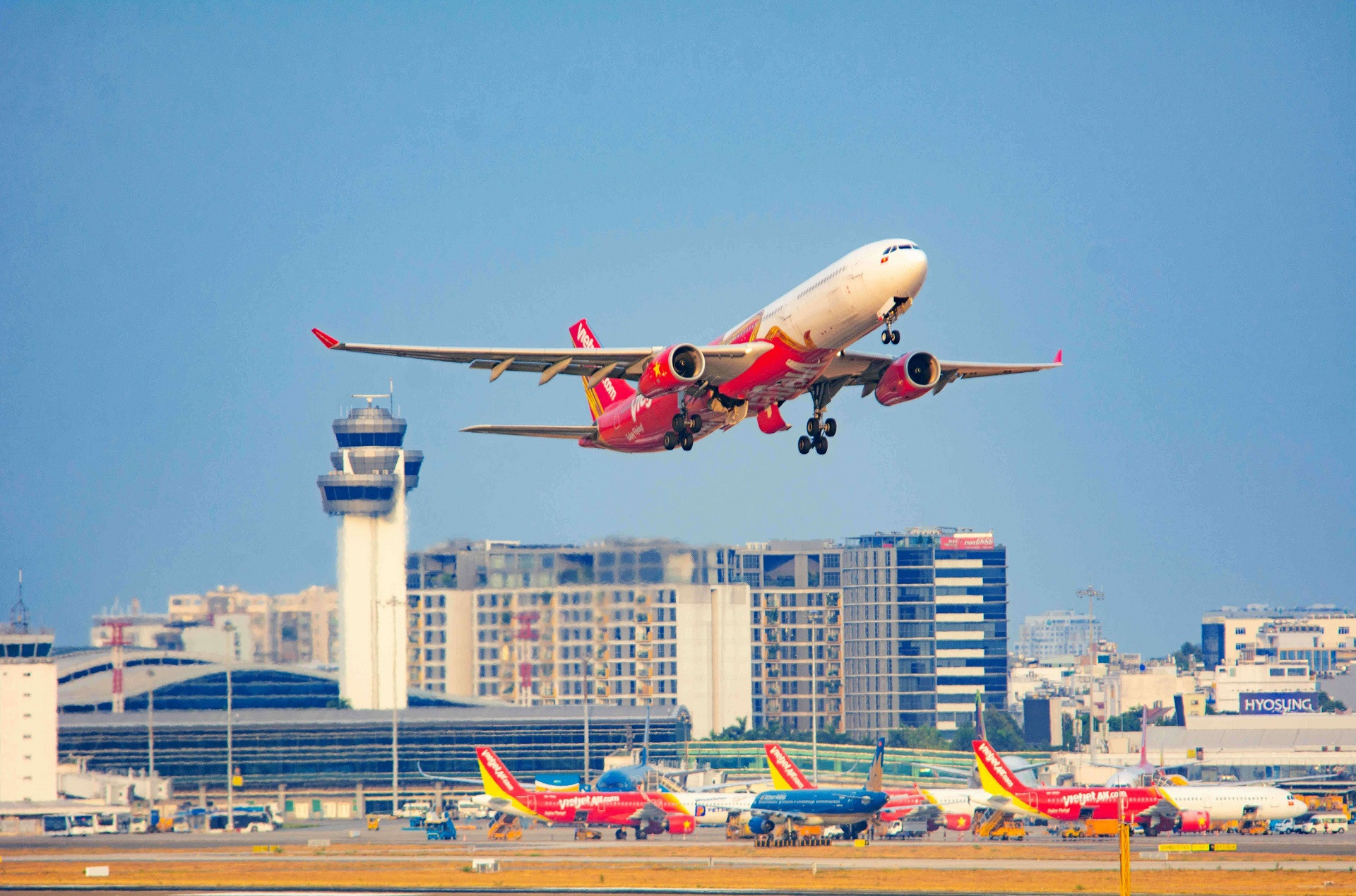 Vietjet aircraft 3.jpg
