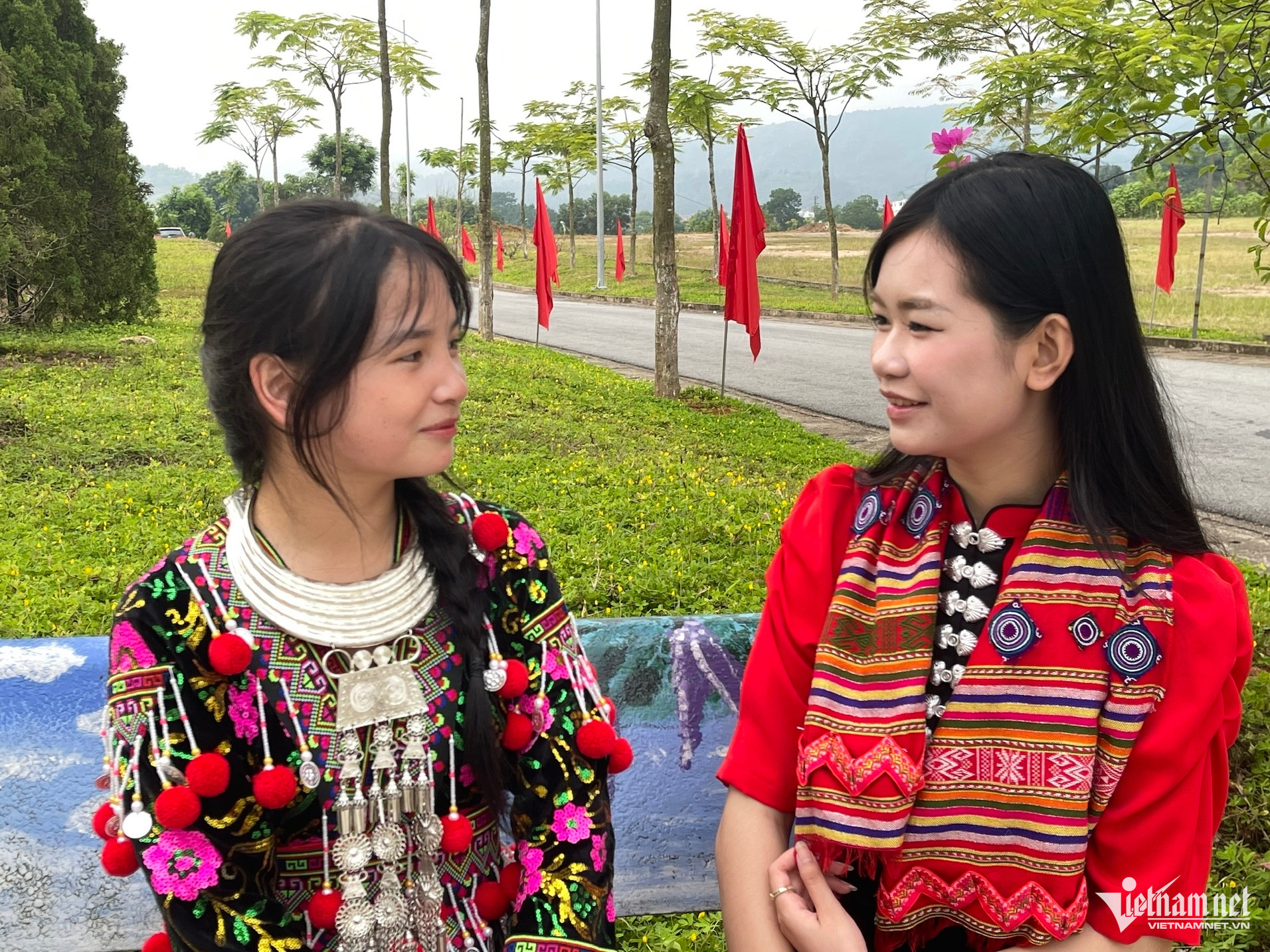 W-Học sinh dân tộc 3.jpg