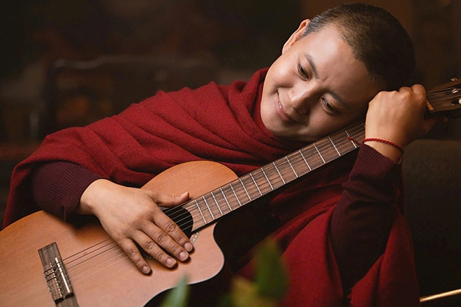 'Biểu tượng thiền ca huyền thoại' đến Việt Nam trình diễn cùng Trần Mạnh Tuấn