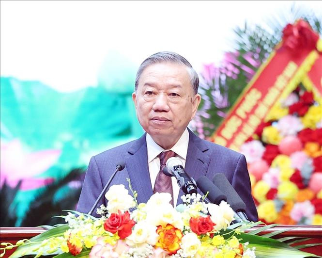 lam 6925.jpg