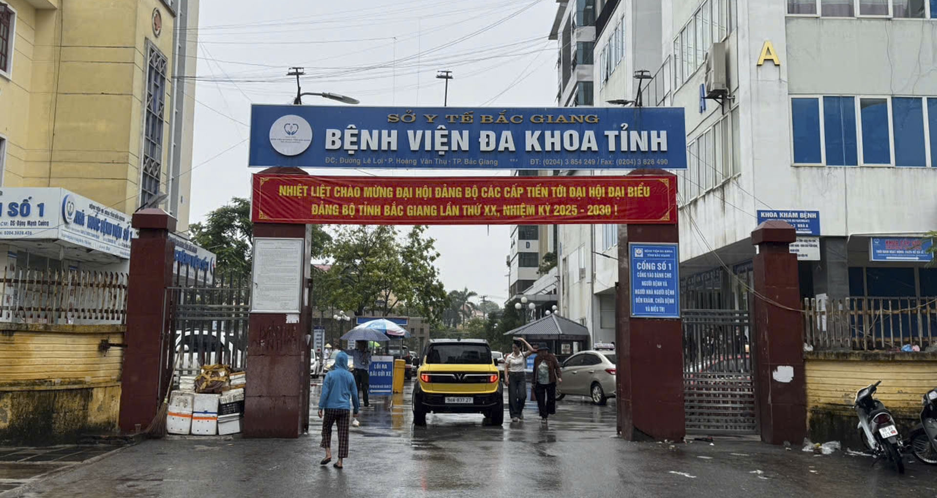 Sa thải 2 nhân viên, cảnh cáo 1 viên chức vụ thu 21 triệu đồng tiền xe cấp cứu