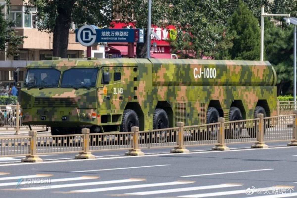 Tên lửa CJ 1000.jpg