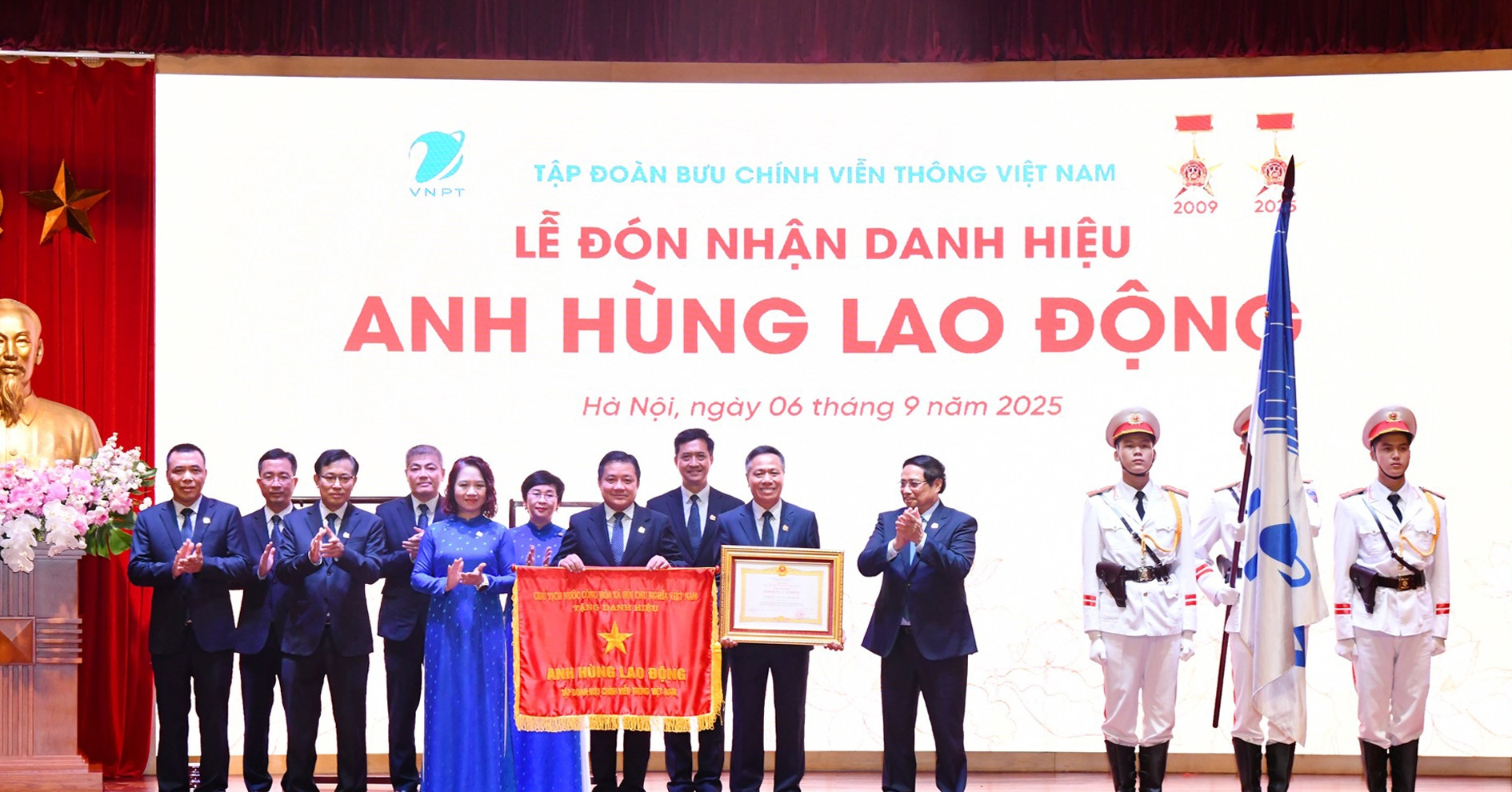 Thủ tướng: "VNPT phải có tầm nhìn xa, trông rộng, nghĩ sâu, làm lớn"