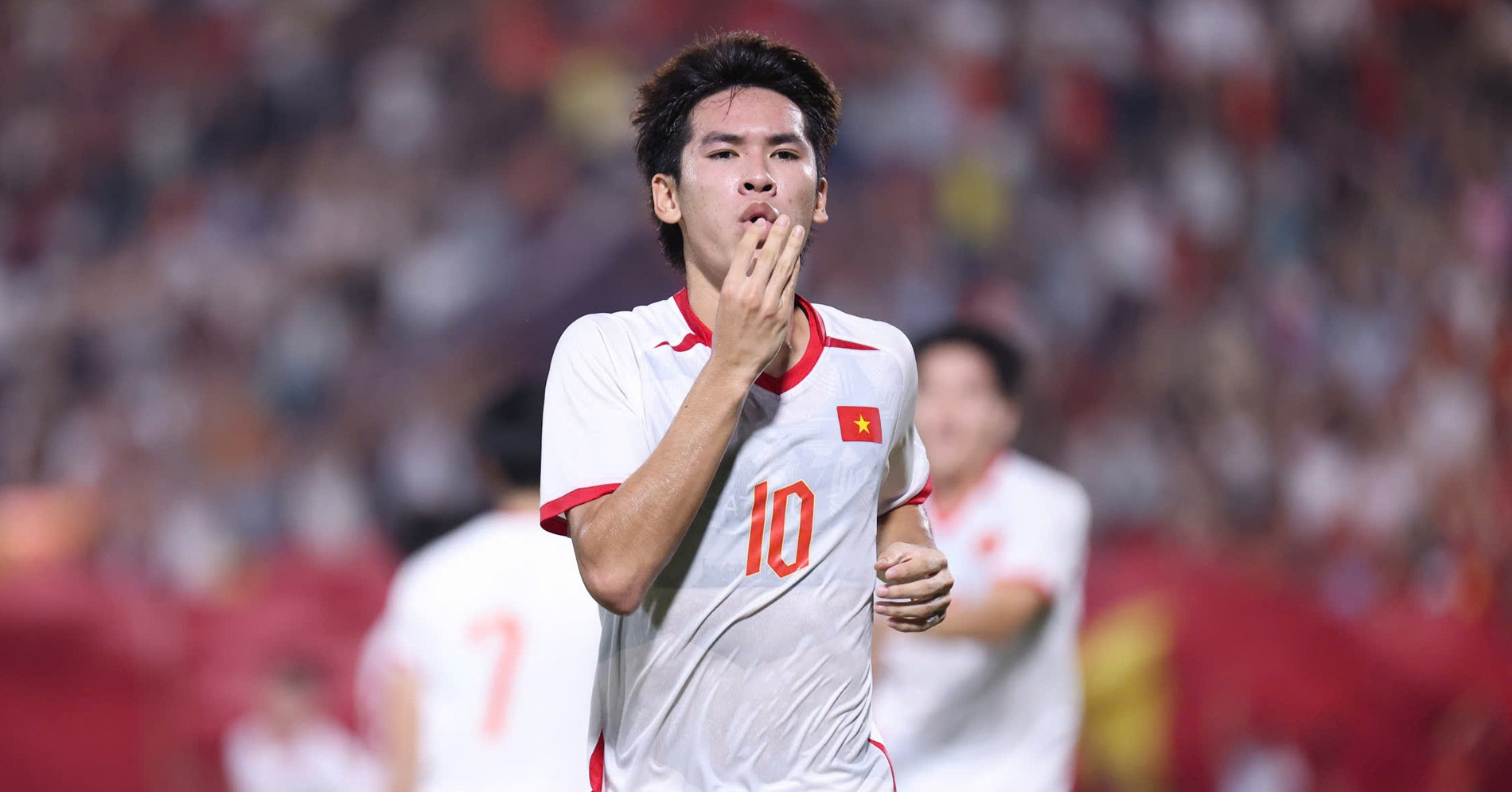 U23 Việt Nam thắng tối thiểu Singapore, rộng cử...