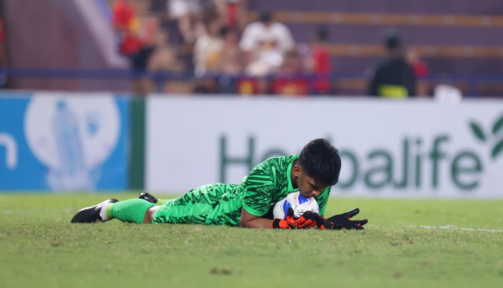 U23 Viet Nam vs U23 Singapore 3.jpg