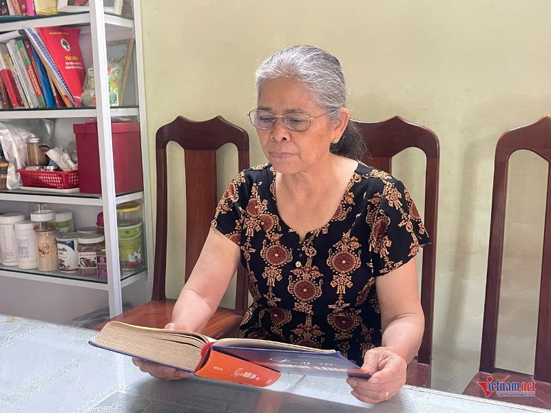 W-Chân dung người phụ nữ thép 1.jpg