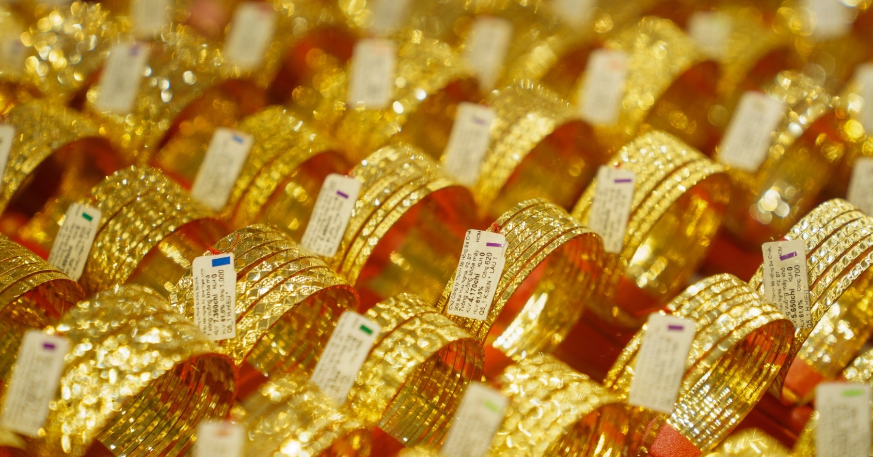 Xu hướng tăng vững chắc, cuối năm giá vàng SJC sẽ lên 140 triệu đồng?