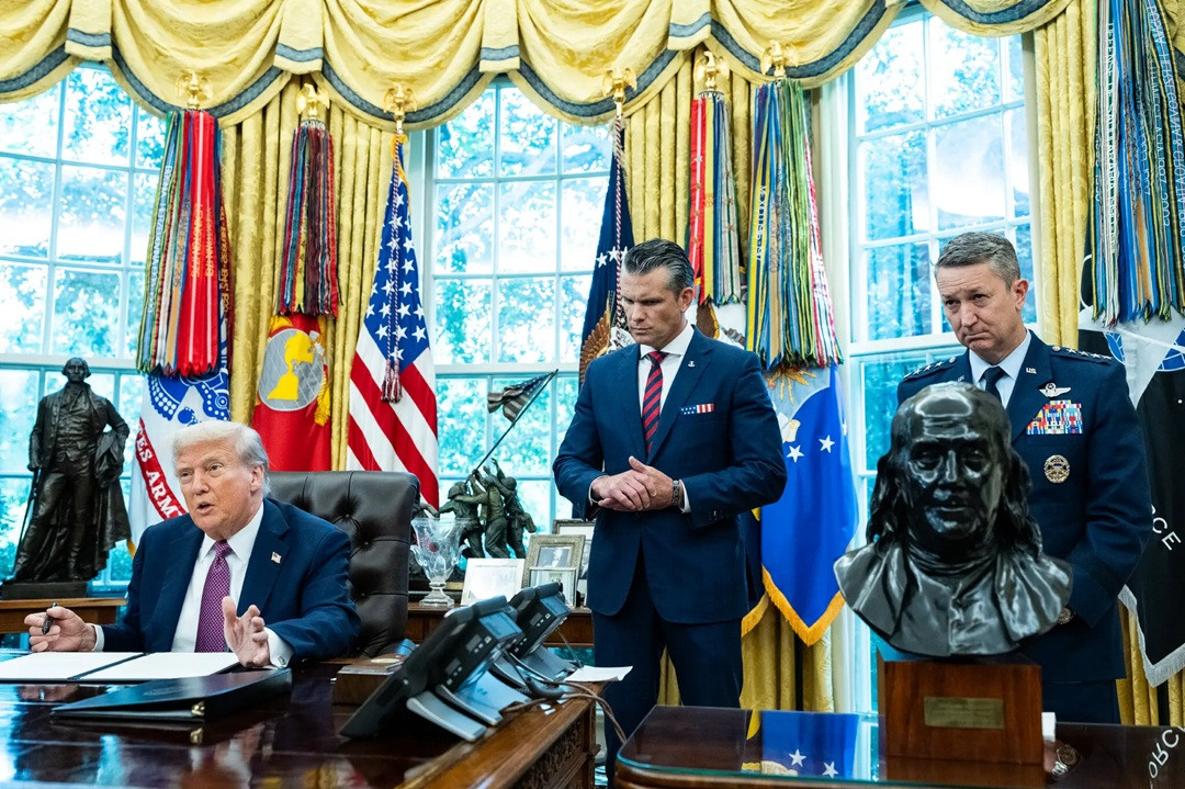 06dc trump war jgtp superJumbo.jpg