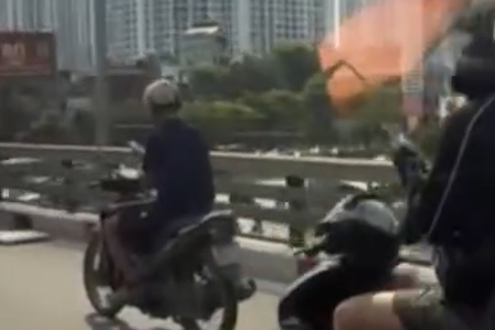 Bản tin chiều 7/9: Thanh niên chạy xe dùng điện thoại, bị Cục trưởng ghi hình