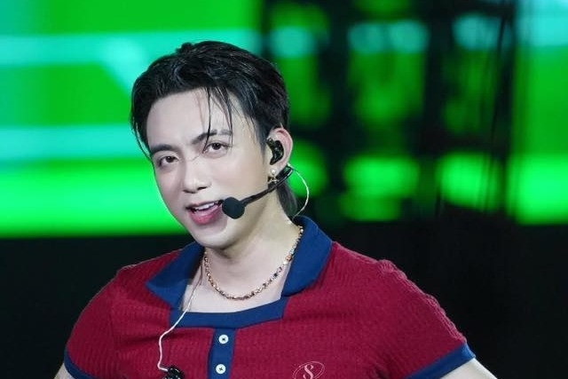 Concert 'Anh trai chông gai' có NSND Tự Long, Soobin: Mới, hay và những sự cố