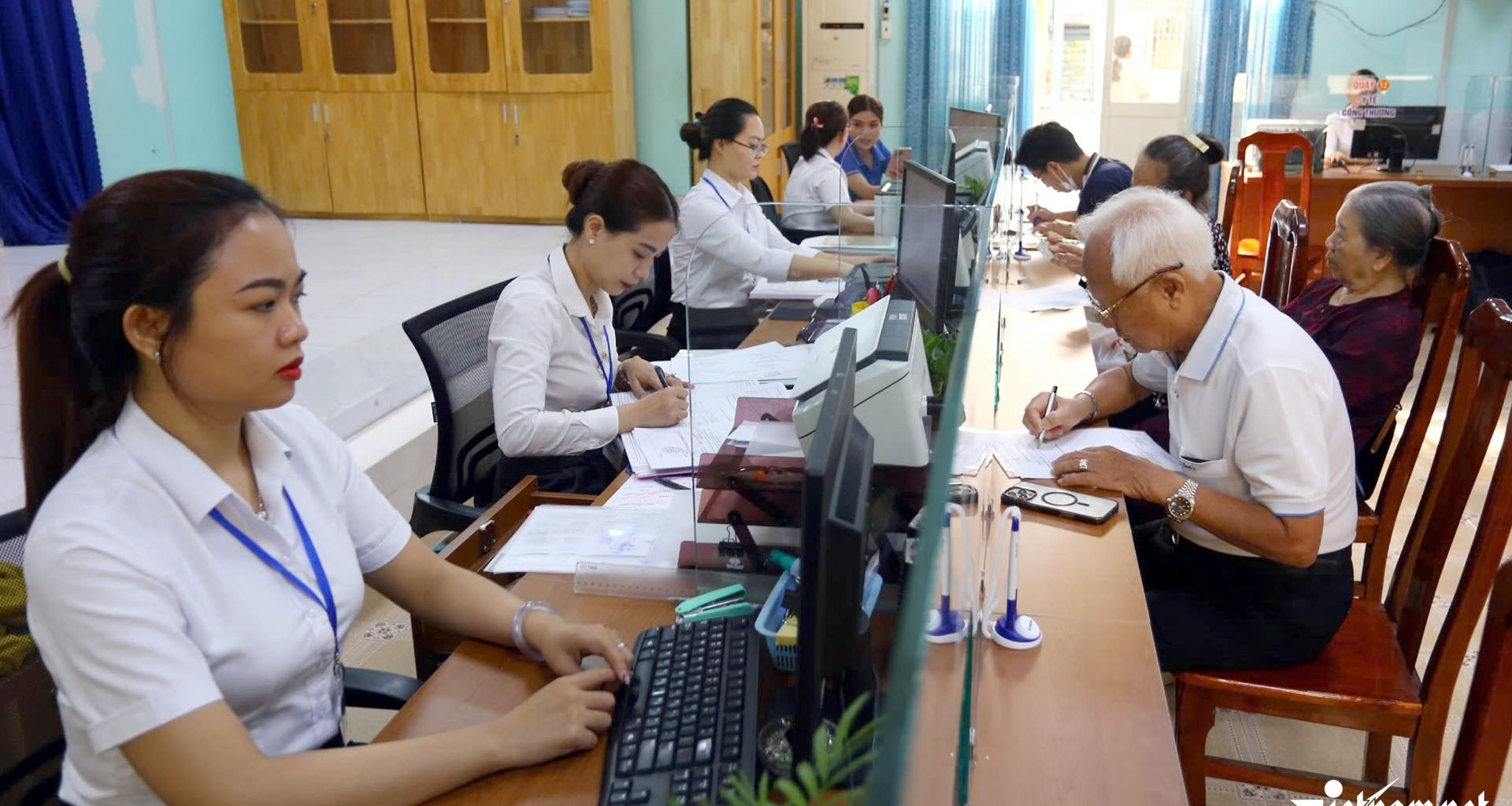 Công chức sẽ được chấm điểm KPI hàng tháng, xếp...