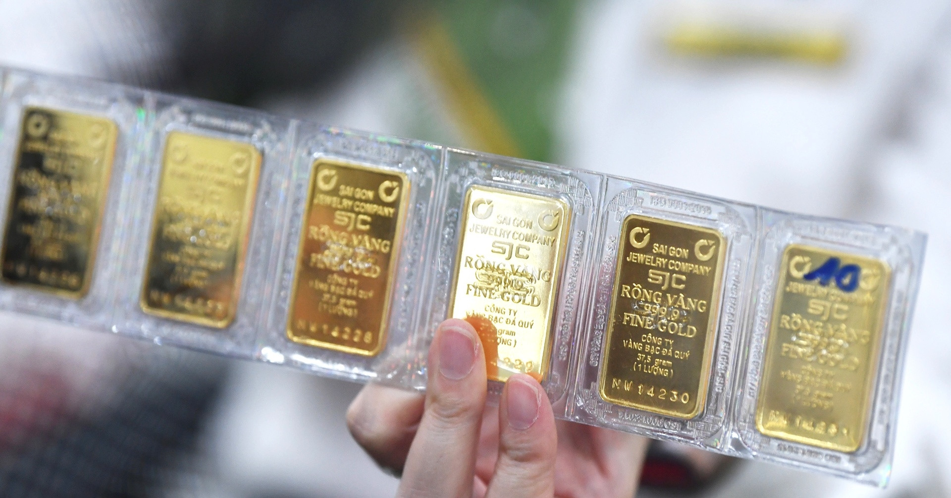 Giá vàng khó bứt phá mạnh như trước, không nên mua đuổi theo thị trường