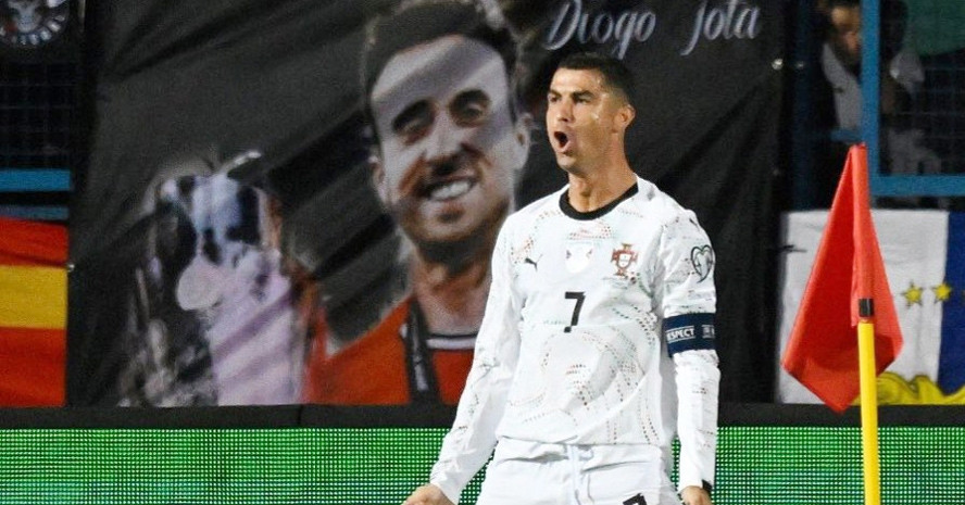 Ronaldo lập siêu phẩm, Bồ Đào Nha đại thắng &amp;apos;5 sao