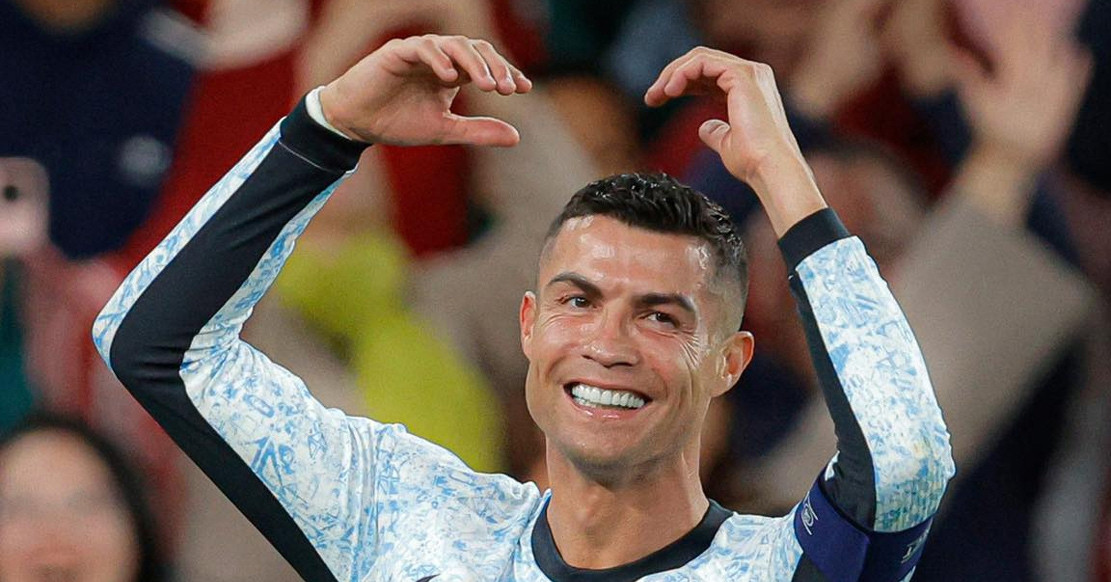 Ronaldo lập siêu phẩm, Bồ Đào Nha đại thắng &amp;apos;5 sao&amp;apos;