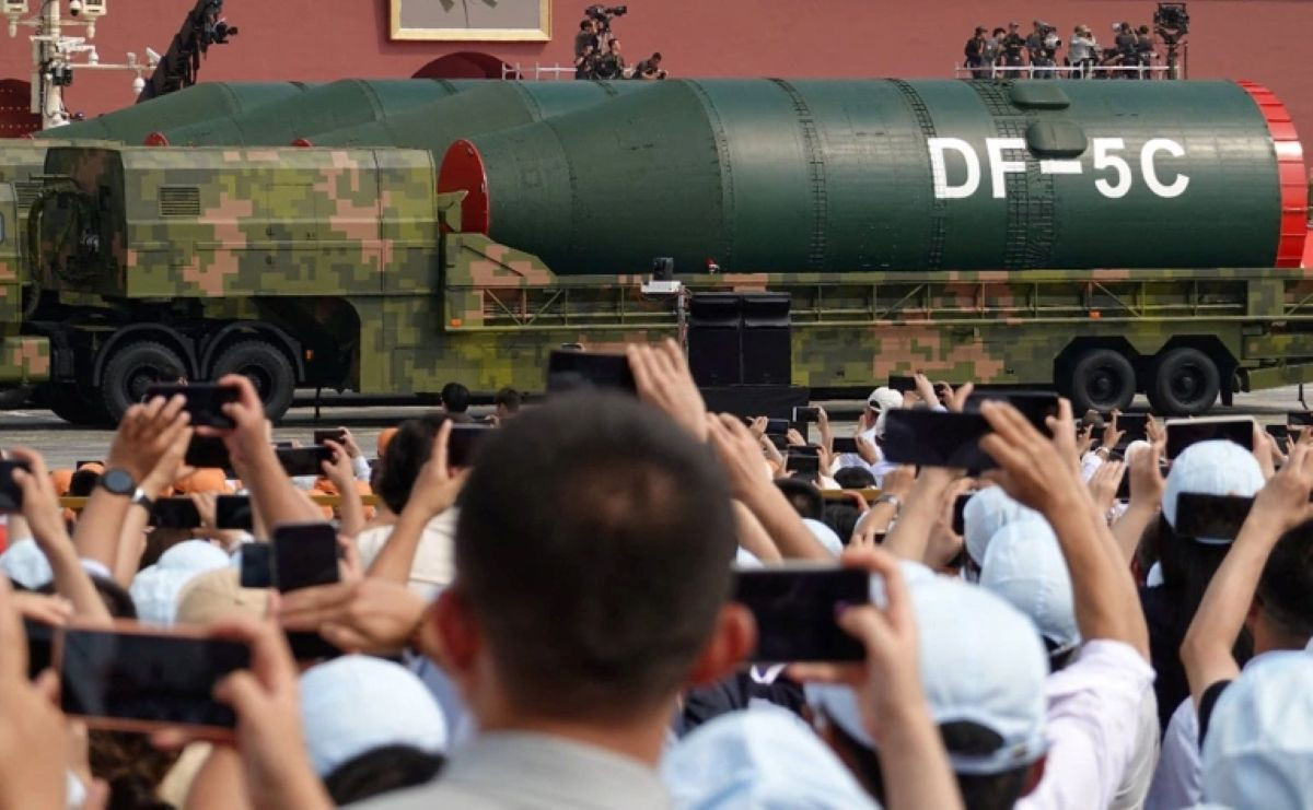 Tên lửa DF5C.jpg