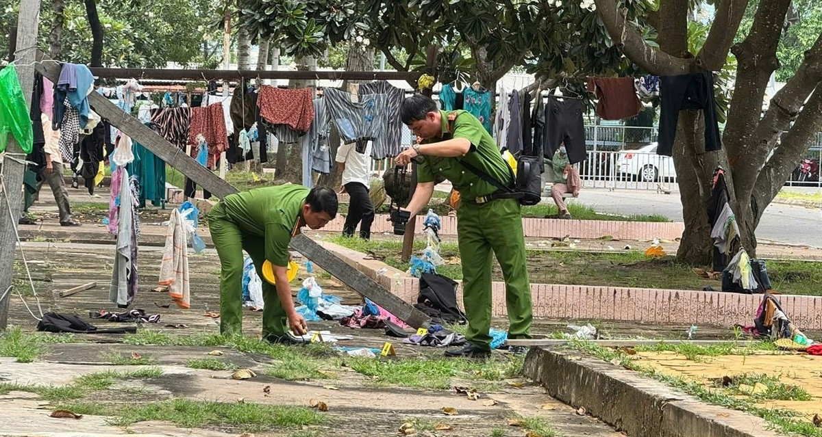 Điều tra vụ người đàn ông vào bệnh viện, bất ngờ bịt mắt nhảy từ tầng 4 xuống