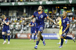 Hà Lan thắng nghẹt thở ngày Depay xô đổ kỷ lục