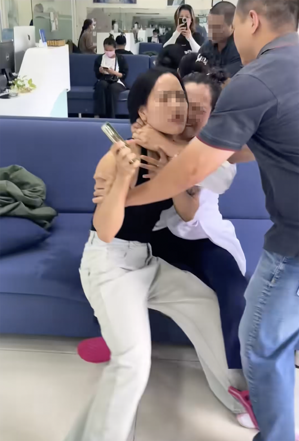 hanh hung 2.png
