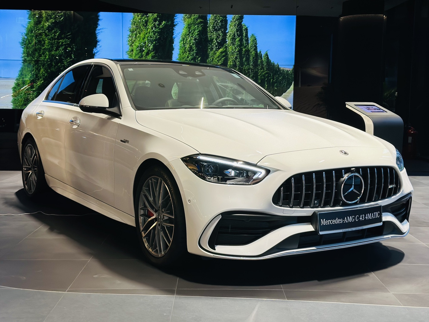 mercedes c43 amg 2023 7.jpeg