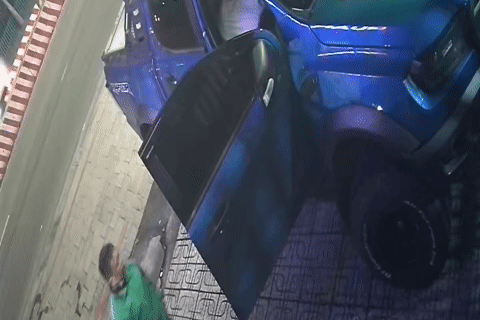 Ngủ đêm trên xe bán tải, người đàn ông ở TPHCM trình báo bị mất 30 cây vàng
