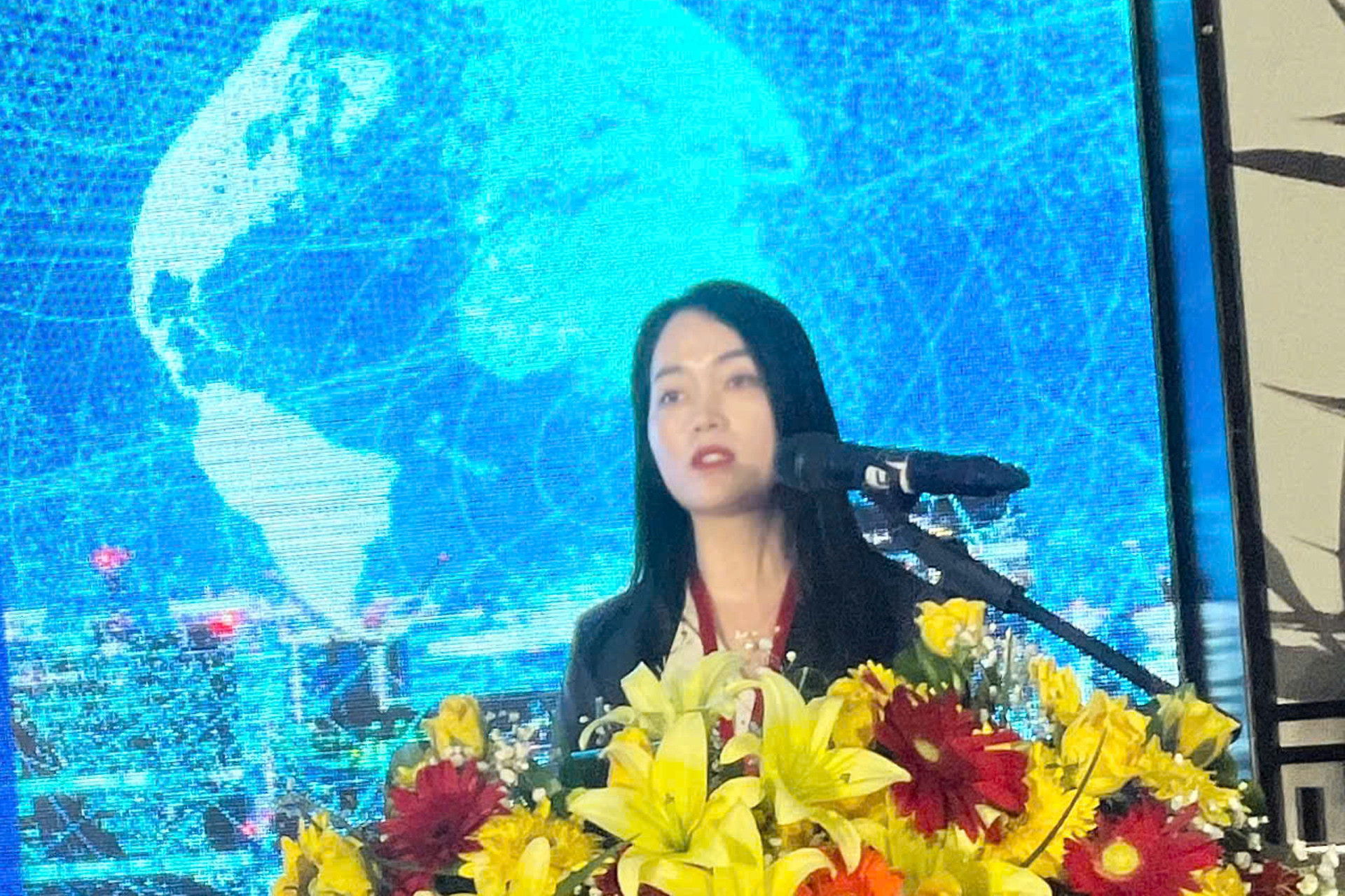 thuong mai dien tu xuyen bien gioi 02.jpg