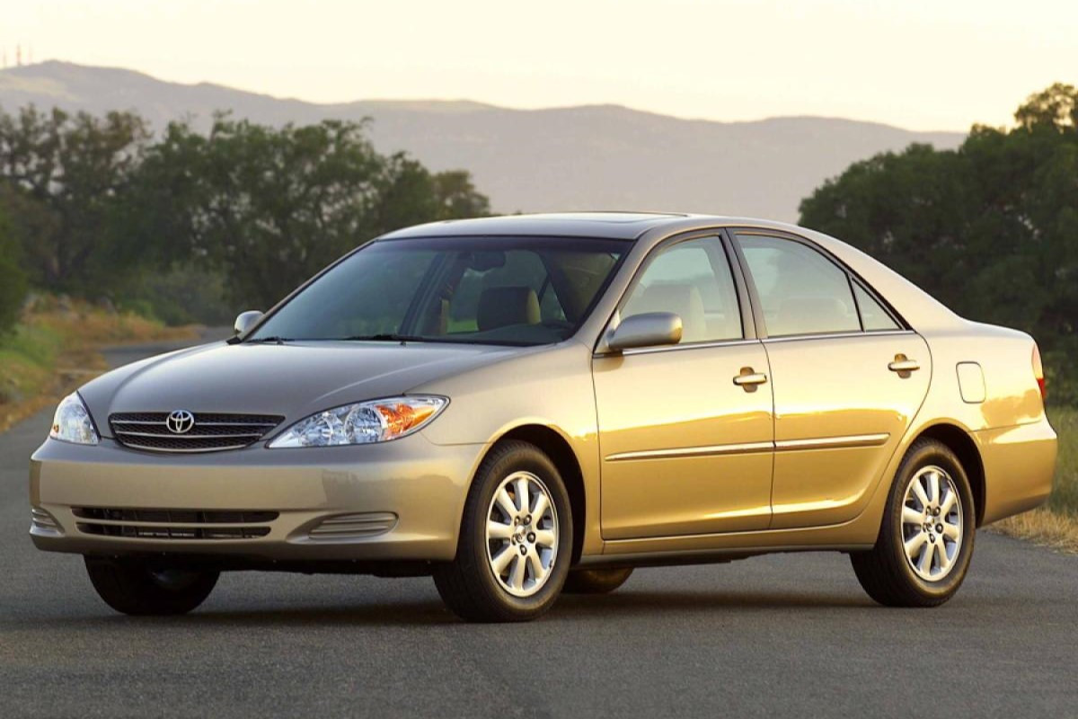 Toyota Camry 2002.jpg