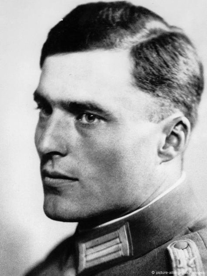 vu am sat hitler 1.jpg