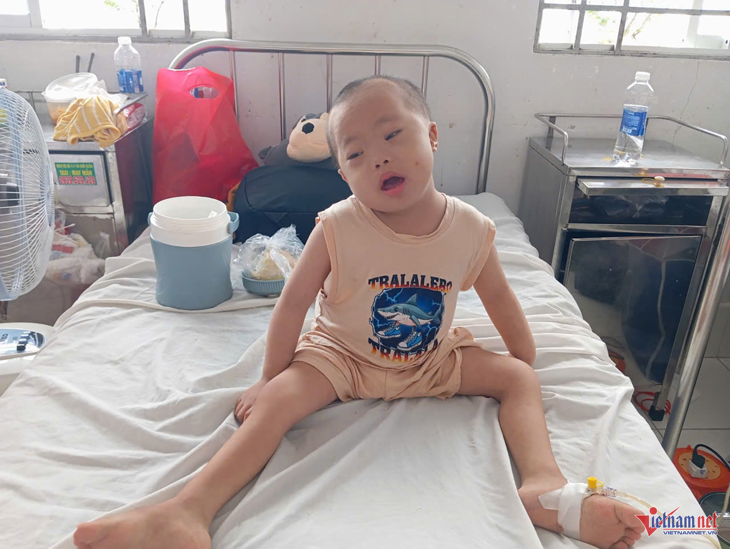 W-Hoàn cảnh bé Hậu 2.jpg