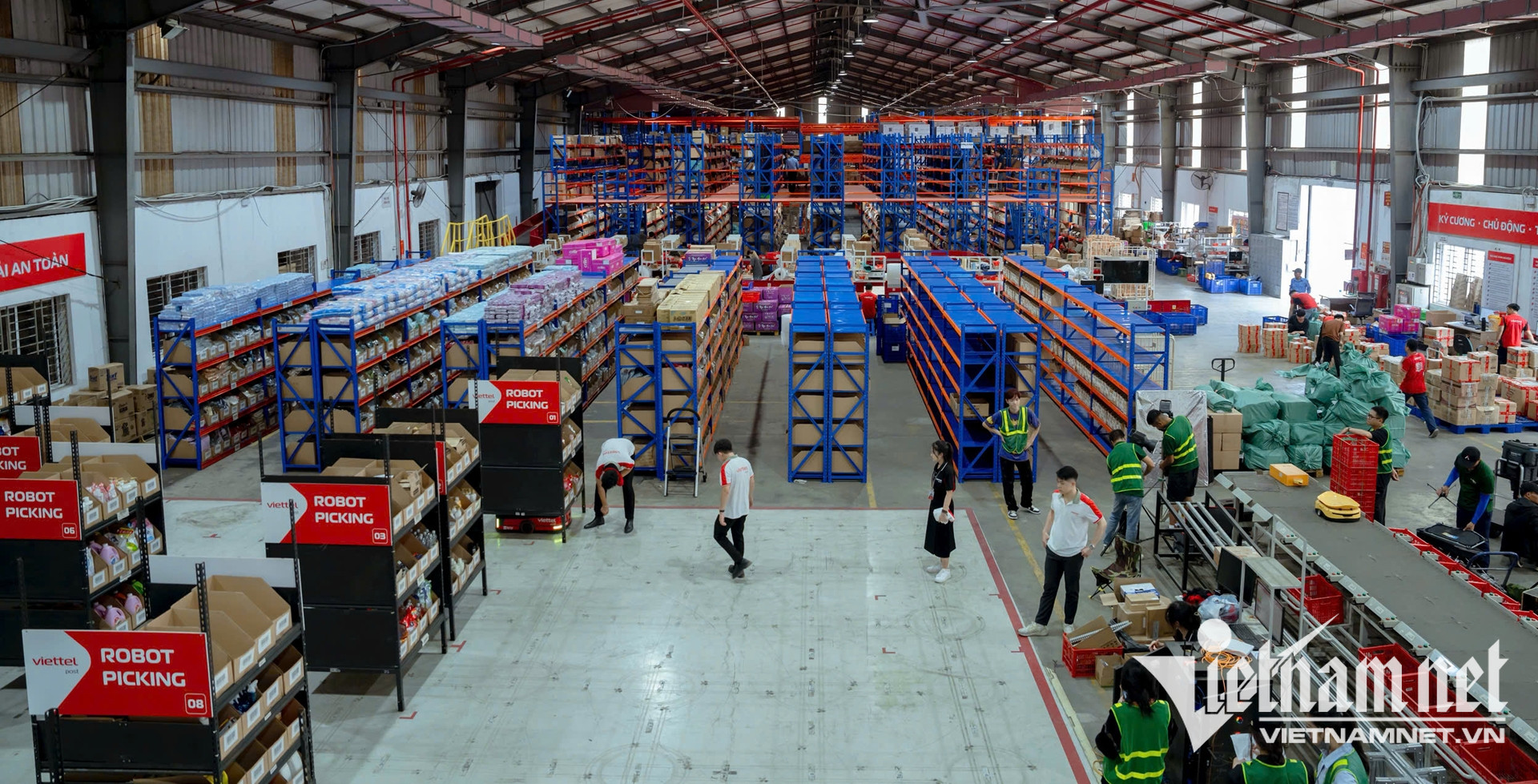 W-thuong mai dien tu xuyen bien gioi 03.jpg