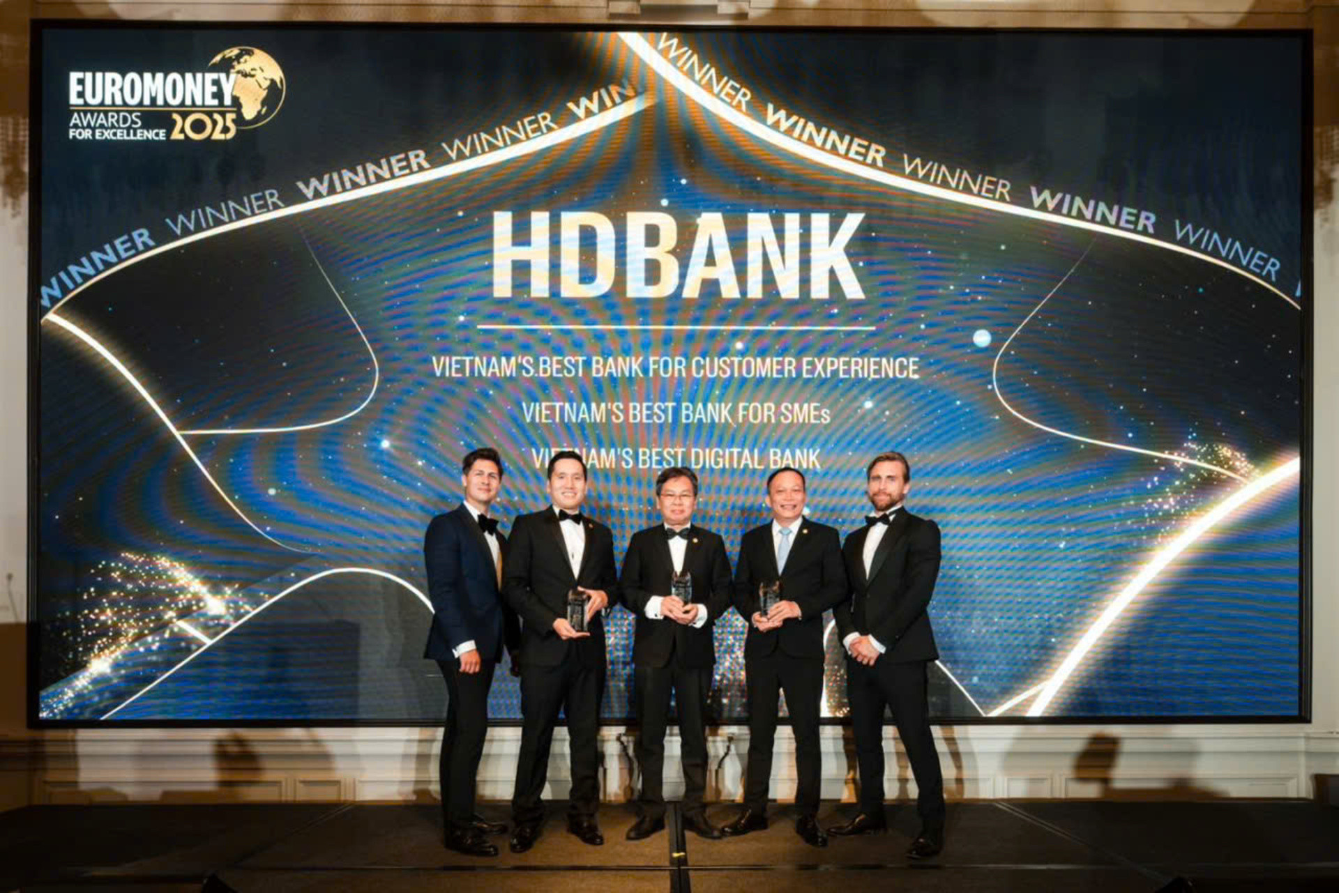 001.HDBank.jpg
