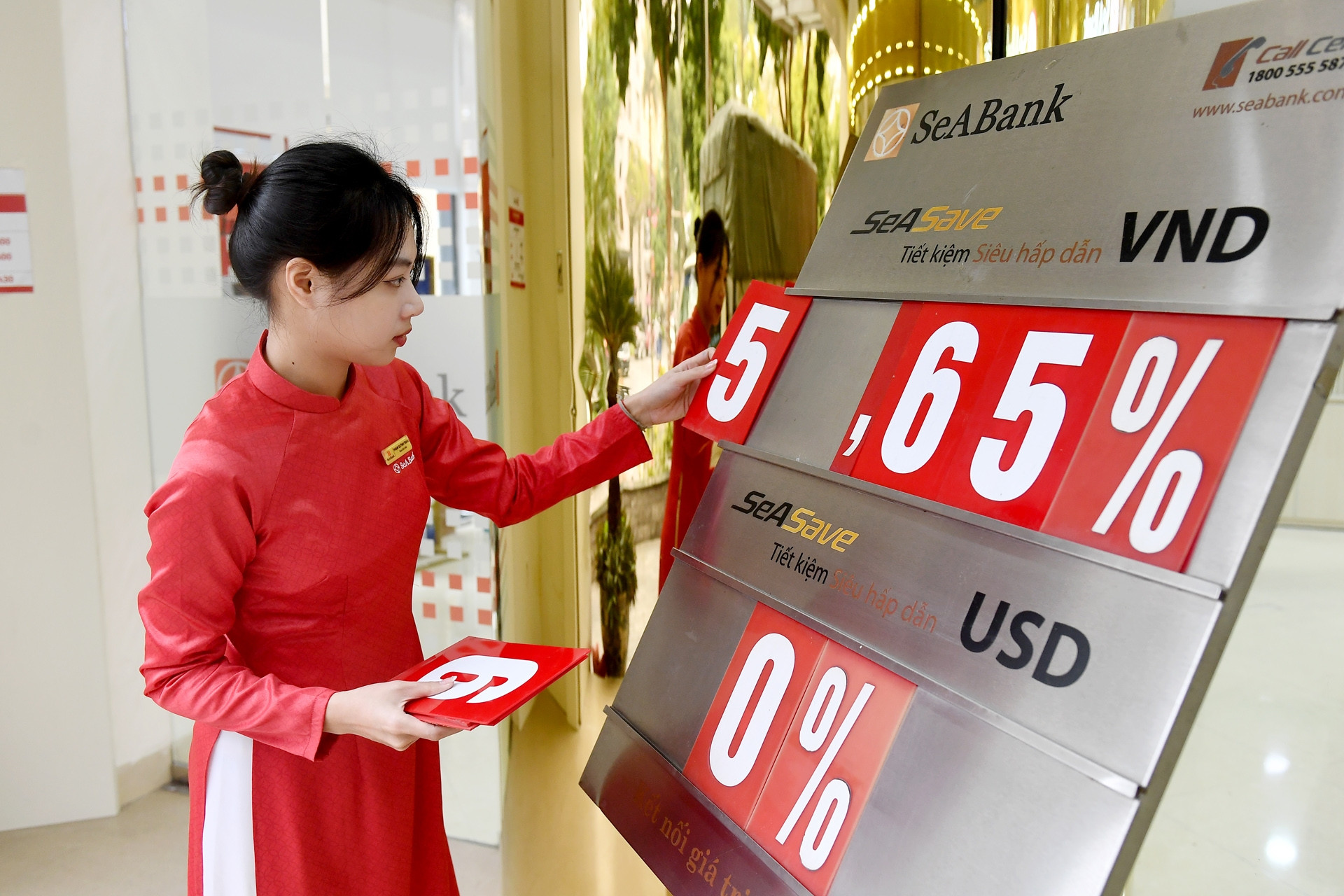 Lãi suất ngân hàng hôm nay 9/9/2025: Đua cộng thêm lãi suất cho khách