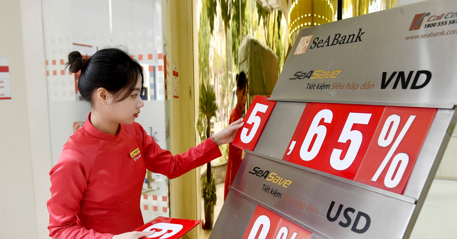 Lãi suất ngân hàng hôm nay 9/9/2025: Đua cộng thêm lãi suất cho khách