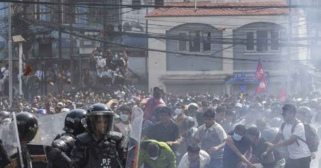 Biểu tình bạo loạn ở Nepal, hơn 400 người thương vong