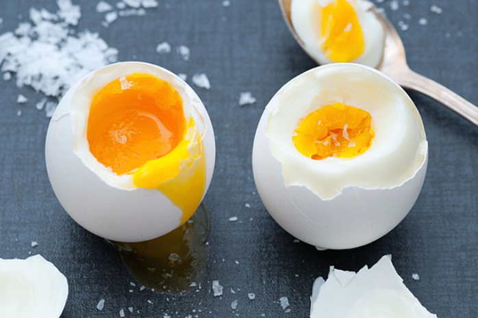 Đau dạ dày có nên ăn trứng luộc buổi sáng?