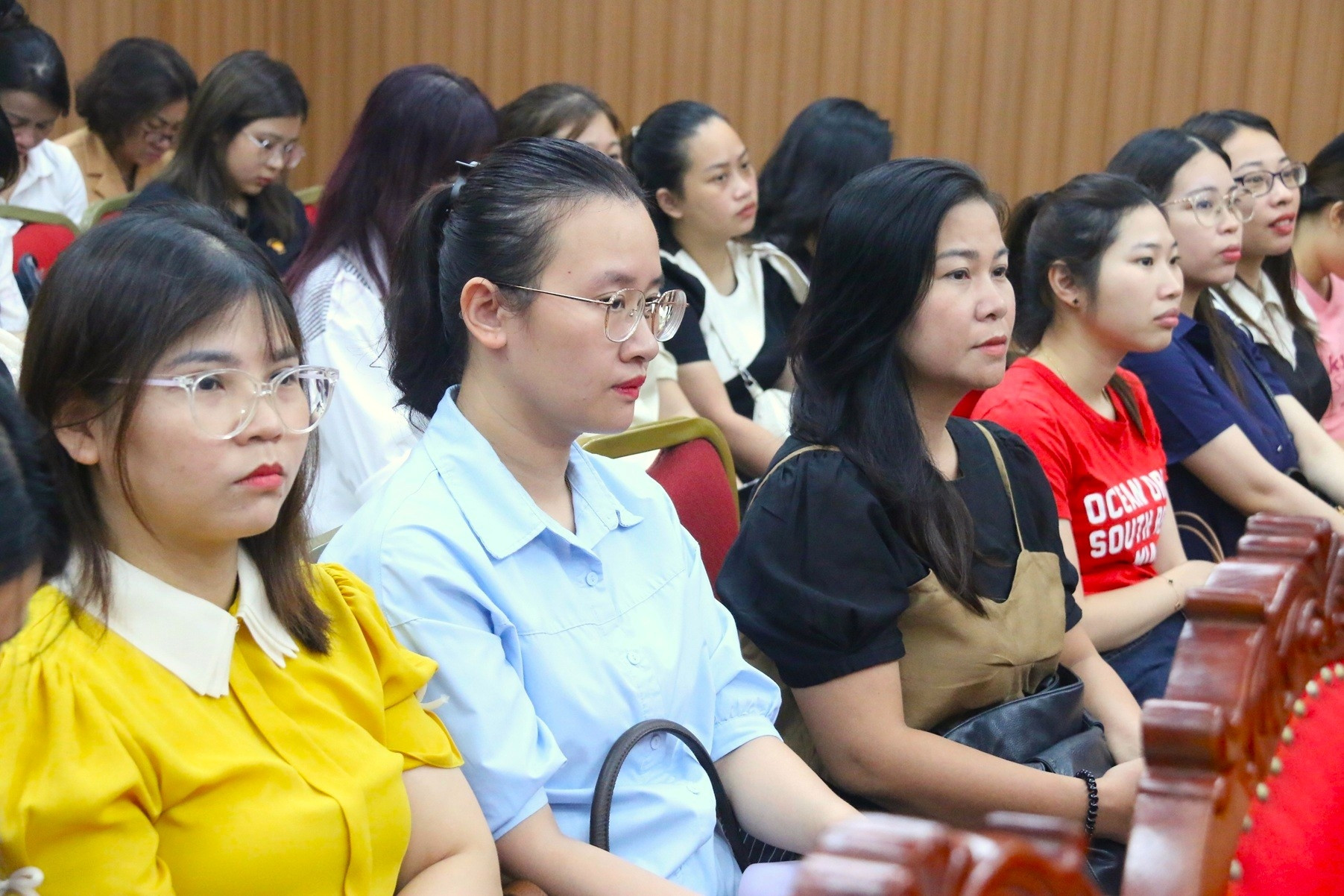 Hà Nội chọn 100 giáo viên để đào tạo tiếng Anh và phương pháp dạy song bằng