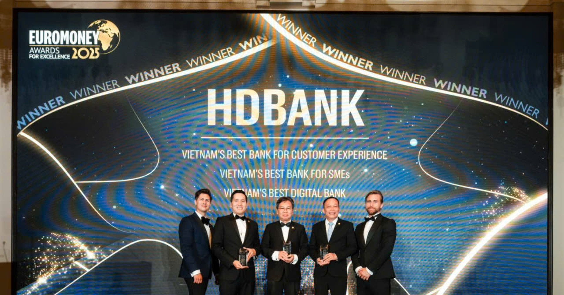 HDBank lập ‘hat-trick’ giải thưởng Euromoney 2025