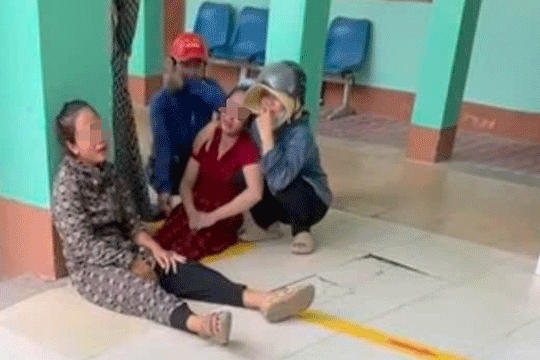 Người đàn ông nằm bất động bên sông, cấp cứu vẫn không quá khỏi