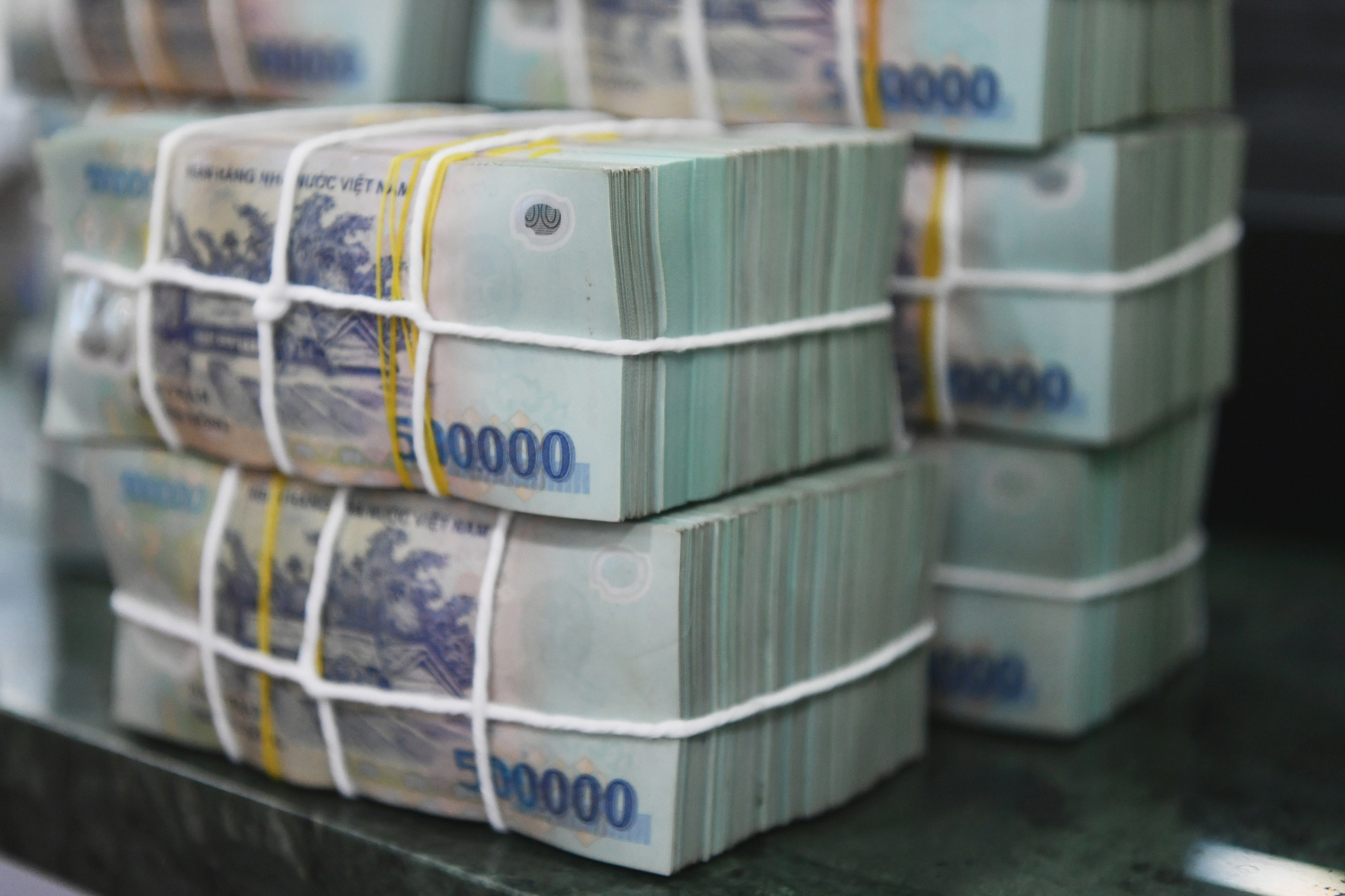 Nợ công 2025-2027: Chính phủ vay tối đa 2,2 triệu tỷ, trả nợ hơn 1,3 triệu tỷ đồng