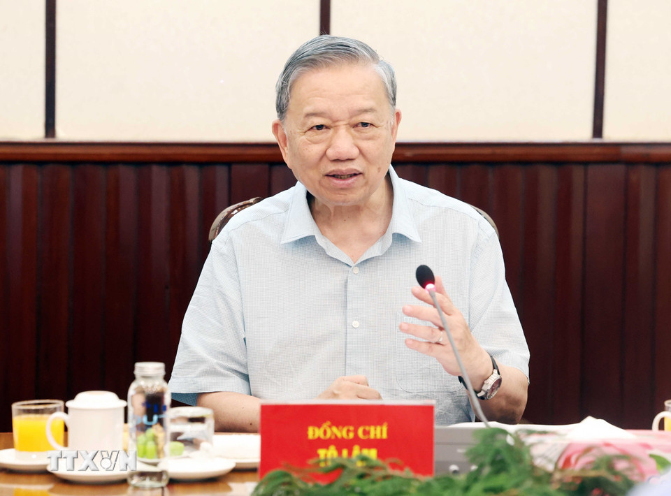 tong bi thu to lam chu tri hop ve trien khai nghi quyet phat trien dot pha giao duc va dao tao 8265367 2.jpg