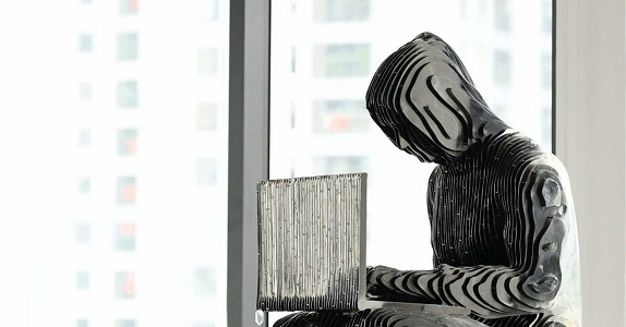 Tượng "cha đẻ" Bitcoin giá gần 3 tỷ đồng xuất hiện tại Việt Nam