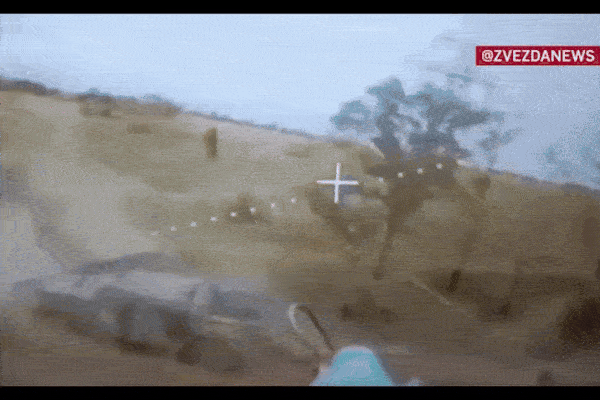 Video UAV Nga bắn nổ lựu pháo và xe bọc thép Mỹ viện trợ cho Ukraine