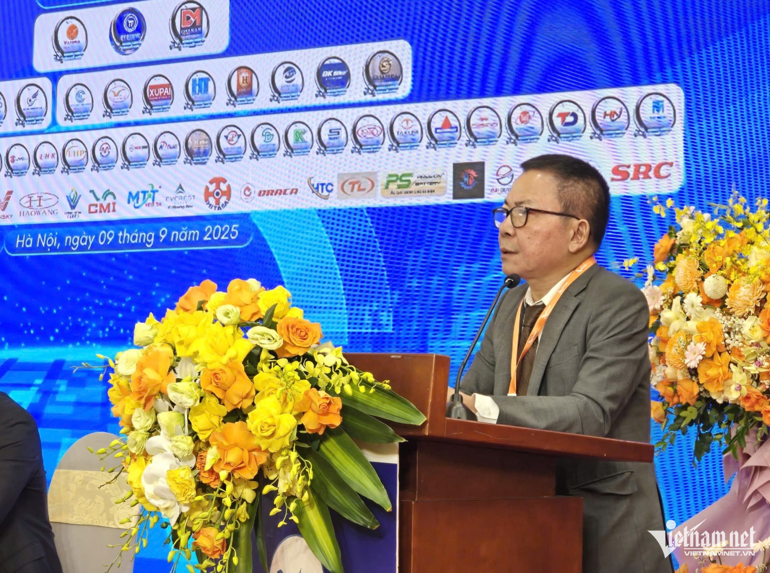 W-Chu tich VAMOBA.jpg