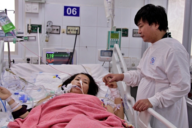 Bán tài sản không đủ viện phí, em trai xin cộng đồng cứu chị gái nguy kịch