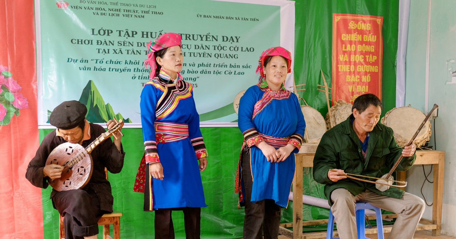 “Đánh thức” tiếng đàn Sèn Dư của đồng bào Cờ Lao