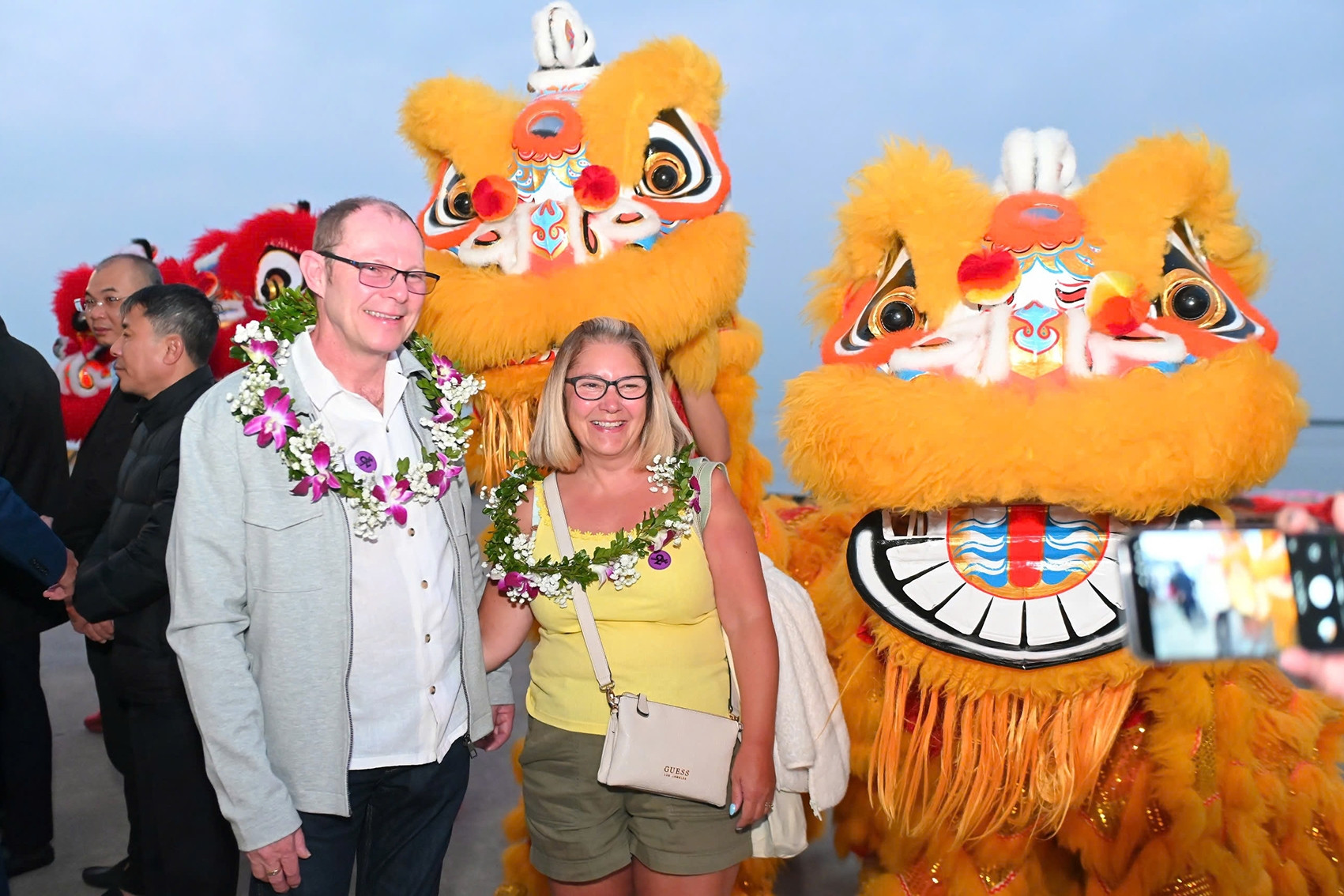 Hơn 3.000 khách quốc tế 'mở hàng' tham quan vịnh Hạ Long năm 2026