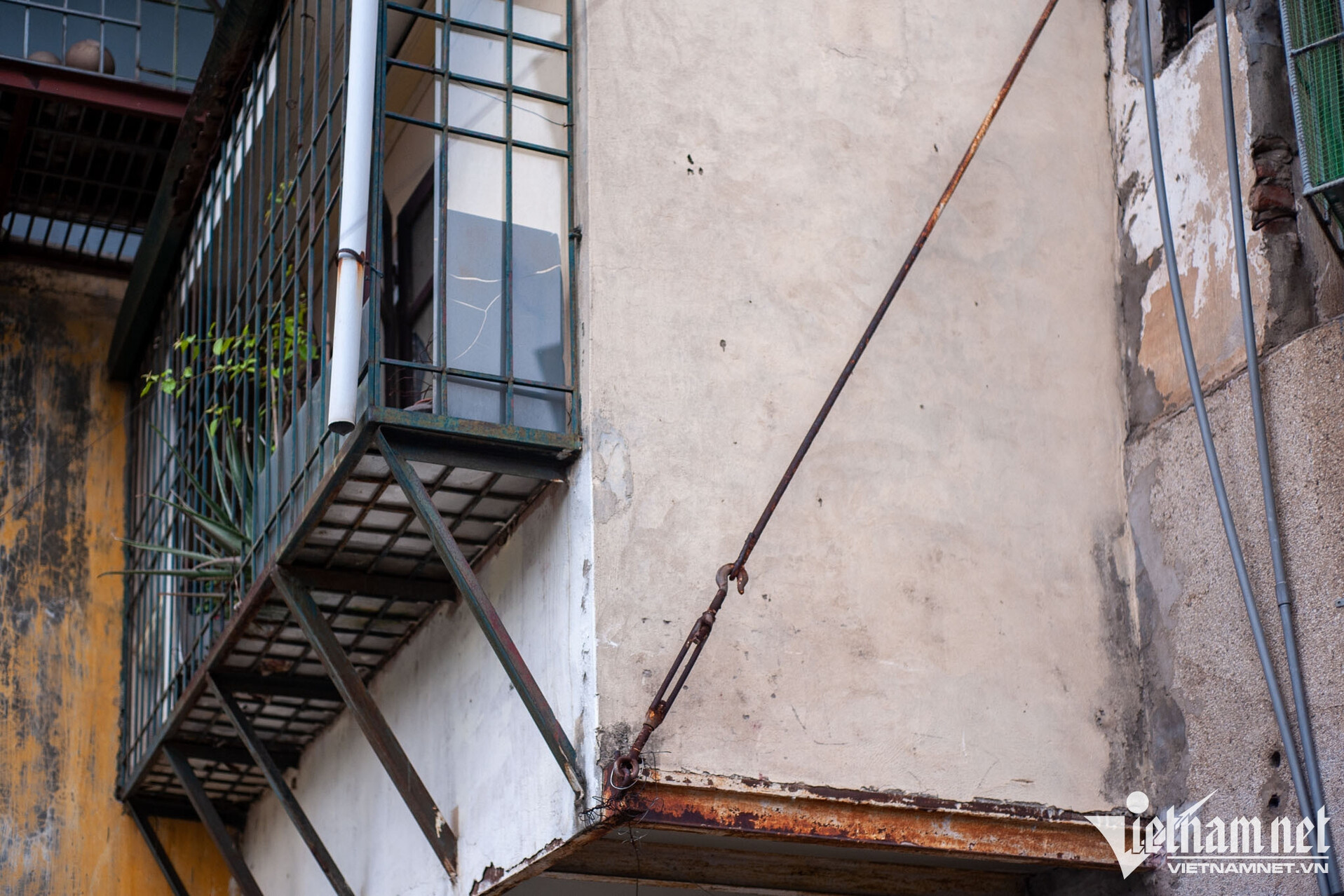 Tiếng cầu cứu lúc 23h khiến khu tập thể có đêm giao thừa khó quên