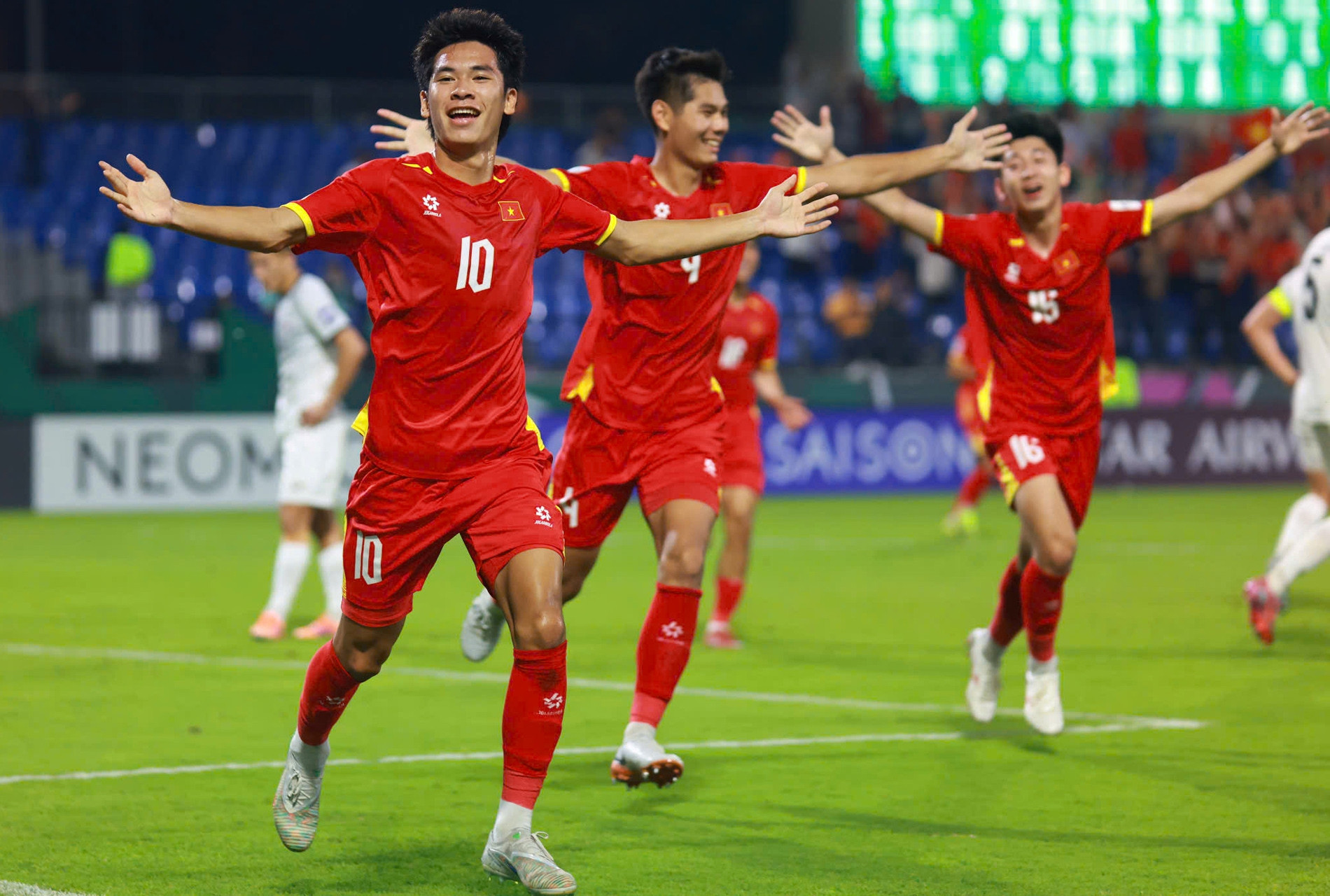 Bản tin sáng 10/1: U23 Việt Nam có trận thắng lịch sử trước một đội Trung Á